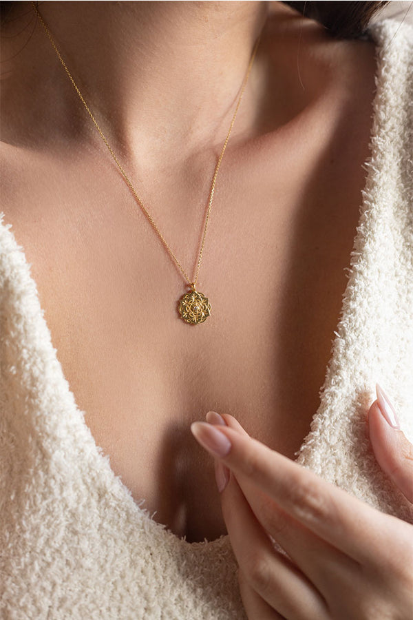 rose-necklace-gold